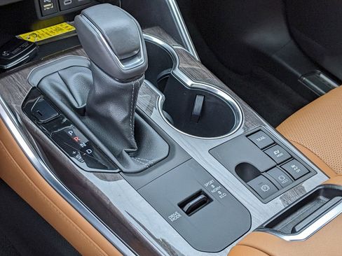 Used 2023 Toyota Highlander Platinum image 20