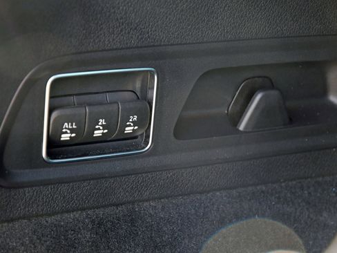 Used 2025 Mercedes-Benz GLS 450 4MATIC image 10