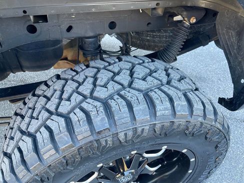 Used 2015 Ford F150 Platinum w/ Max Trailer Tow Package image 22