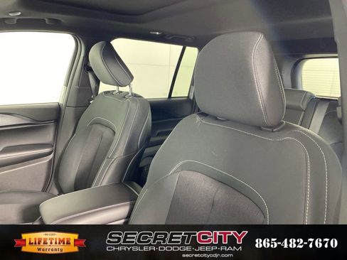 New 2026 Jeep Grand Cherokee Laredo X image 10