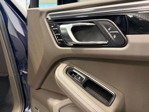 Used 2018 Porsche Macan AWD/4WD image 43