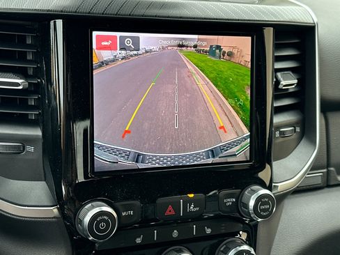 New 2026 RAM 1500 4x4 Crew Cab image 17