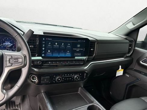 Used 2025 Chevrolet Silverado 2500 LTZ w/ LTZ Plus Package AWD/4WD image 11