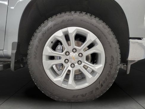 Used 2023 Chevrolet Silverado 1500 LTZ image 3