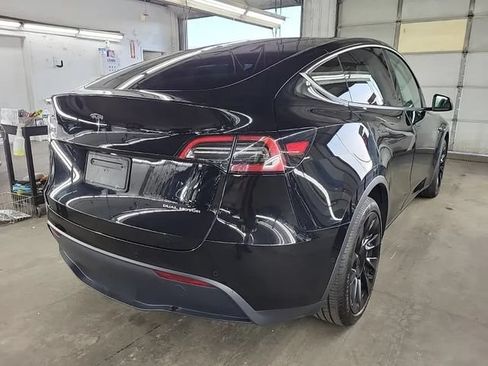 Used 2021 Tesla Model Y Long Range AWD/4WD image 6