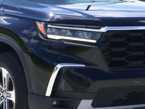 Used 2025 Honda Pilot EX-L image 7
