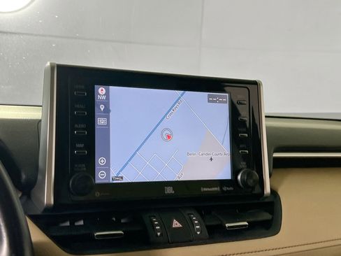 Used 2019 Toyota RAV4 Limited image 13