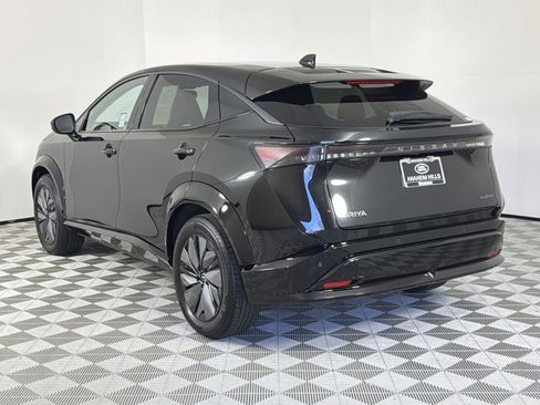 Used 2025 Nissan Ariya AWD image 3