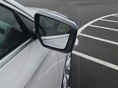 Used 2018 Chevrolet Impala Premier w/ Premier Confidence Package image 6