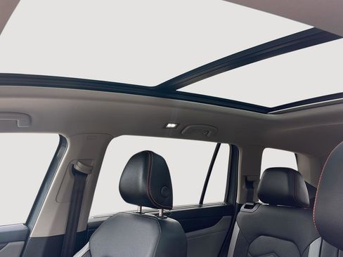 Used 2024 Volkswagen Atlas Peak Edition SE AWD/4WD image 30