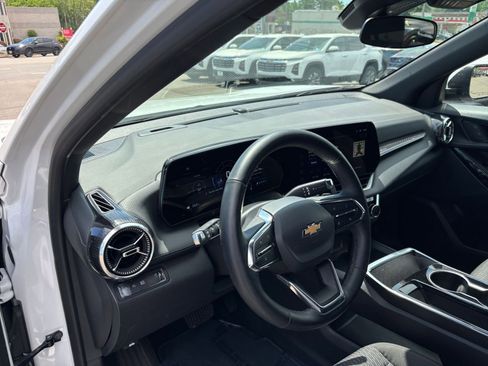 Used 2025 Chevrolet Equinox LT image 34