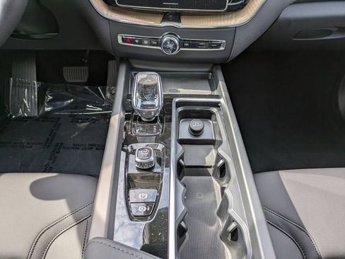 New 2026 Volvo XC60 B5 Core w/ Climate Package image 19