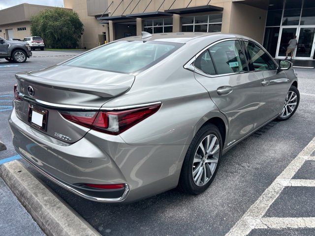 Used 2020 Lexus ES 300h w/ Premium Package FWD image 5