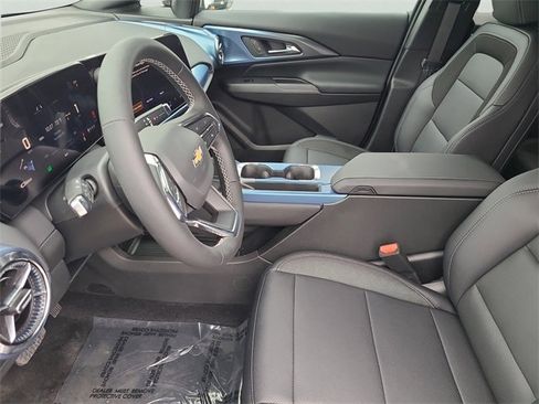 New 2026 Chevrolet Equinox EV LT image 24