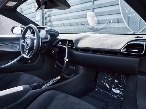 Used 2025 McLaren Artura Spider image 44