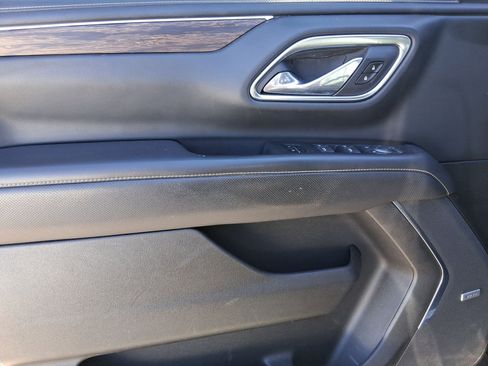 Used 2021 Chevrolet Tahoe Premier w/ Premium Package image 11