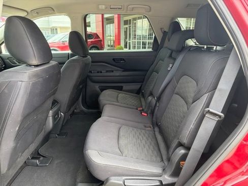 Used 2024 Nissan Pathfinder SV FWD image 12