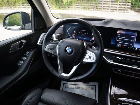 Used 2026 BMW X7 xDrive40i AWD/4WD image 24