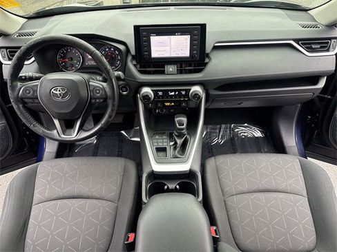 Used 2019 Toyota RAV4 XLE image 9