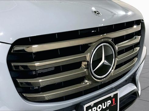 Used 2024 Mercedes-Benz GLS 450 4MATIC image 31