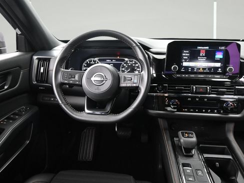 Certified 2025 Nissan Pathfinder Rock Creek AWD/4WD image 12