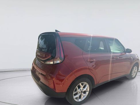 Used 2024 Kia Soul LX w/ Option Group 015 FWD image 5