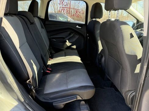 Used 2017 Ford Escape SE image 7