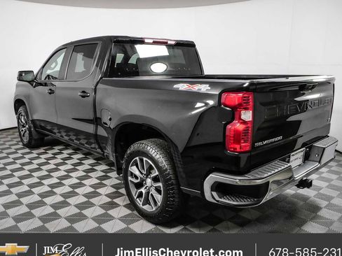 Used 2022 Chevrolet Silverado 1500 LT AWD/4WD image 26