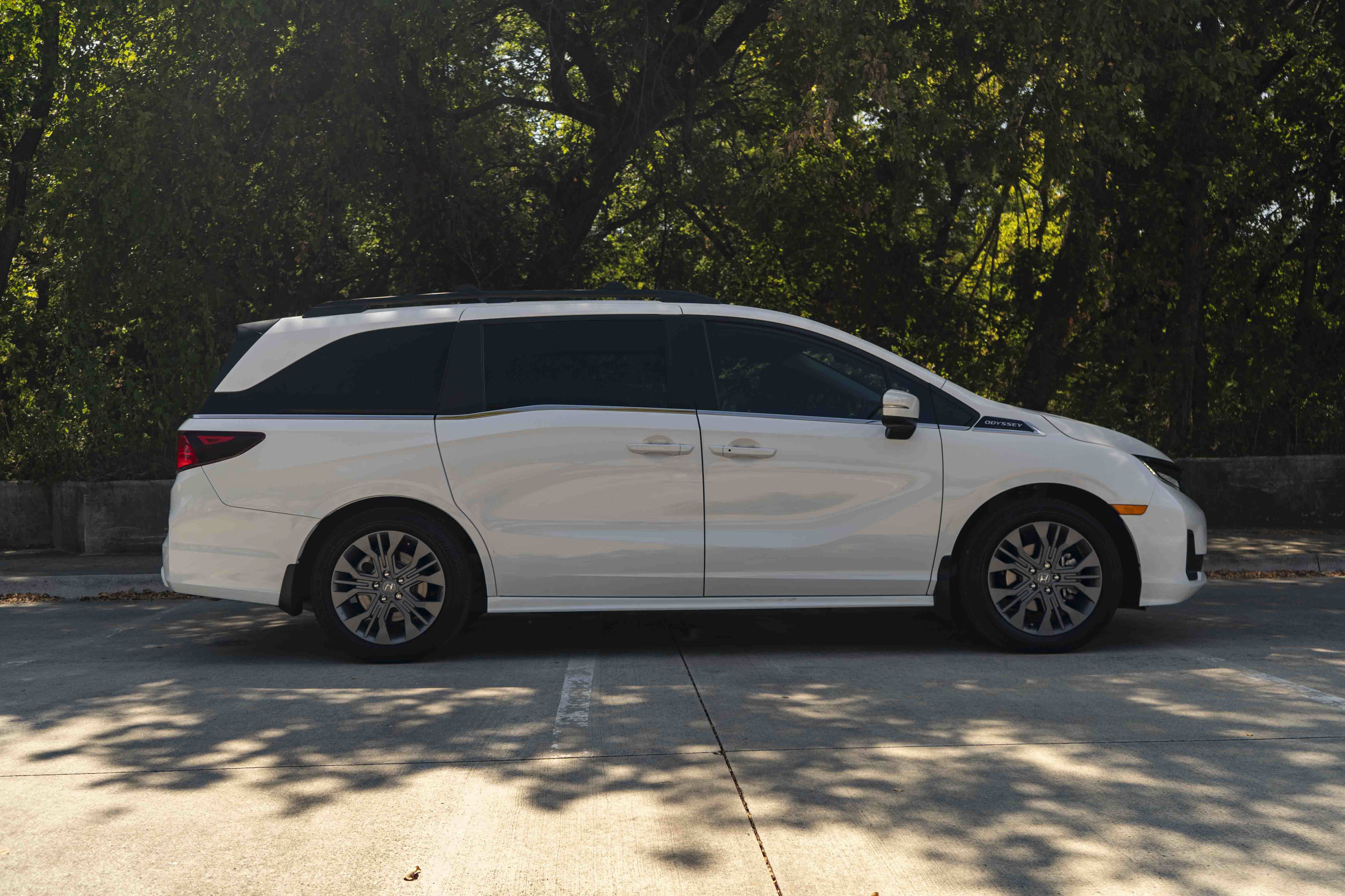 Certified 2025 Honda Odyssey Touring image 10