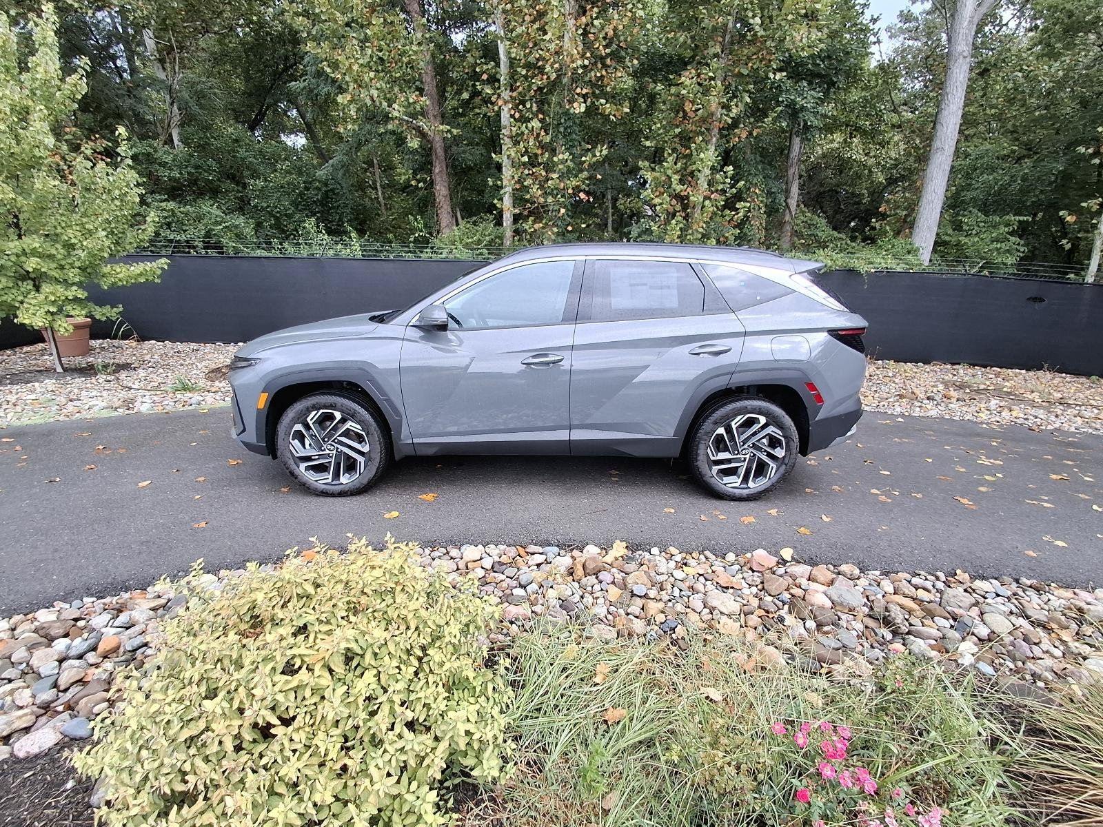 New 2026 Hyundai Tucson Limited AWD/4WD image 2