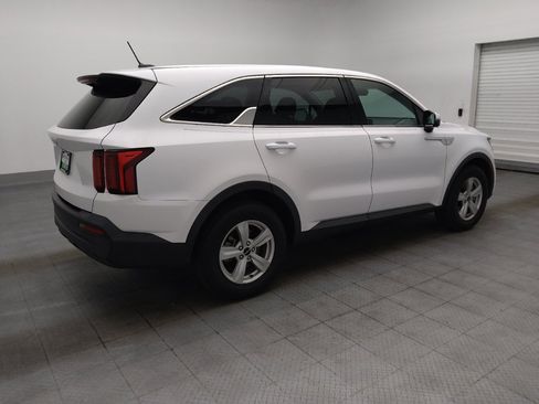 Used 2023 Kia Sorento LX FWD image 10