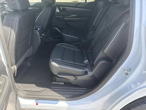 New 2026 Buick Enclave Avenir w/ Super Cruise Package AWD/4WD image 17