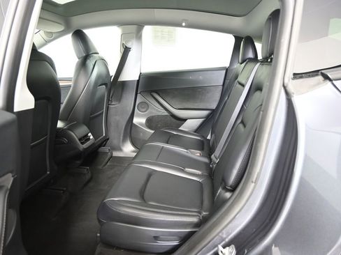 Used 2023 Tesla Model Y Long Range AWD/4WD image 18