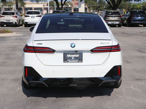 New 2026 BMW 550e xDrive image 12