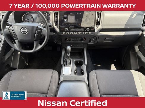 Used 2025 Nissan Frontier SV RWD image 2