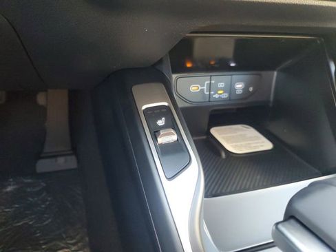 New 2026 Kia Sorento S w/ S Panoramic Sunroof Package image 25