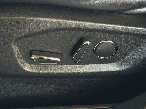Used 2019 Ford Edge SEL w/ Equipment Group 201A FWD image 18