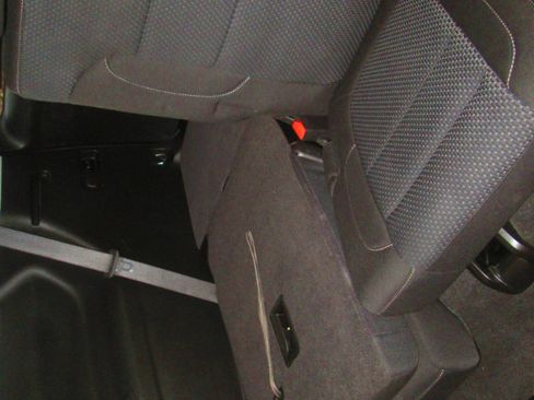 Used 2021 GMC Acadia SLE image 7