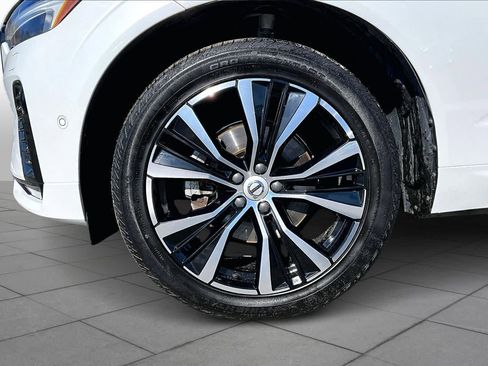 Used 2023 Volvo XC60 B5 Plus w/ Protection Package Premier image 11