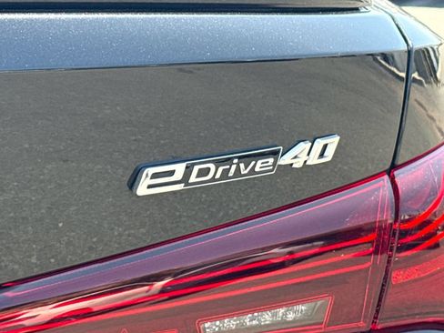 Used 2025 BMW i4 eDrive40 w/ M Sport Package RWD image 8