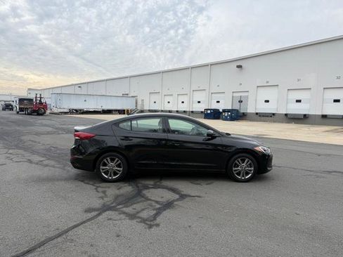 Used 2017 Hyundai Elantra SE image 5