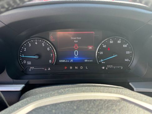 Used 2021 Ford Explorer XLT AWD/4WD image 17