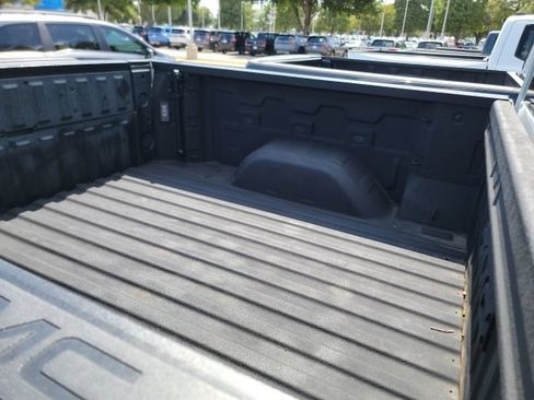 Used 2022 GMC Sierra 1500 SLT w/ SLT Premium Plus Package AWD/4WD image 10