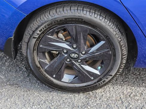 Certified 2023 Hyundai Elantra SEL image 11