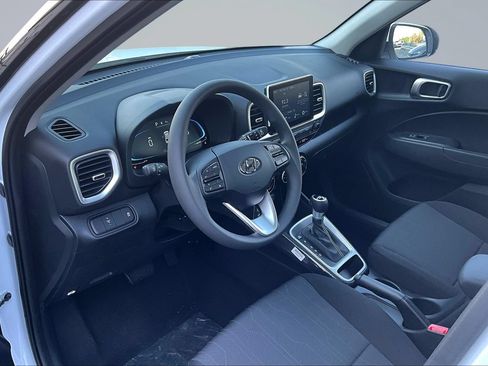 New 2026 Hyundai Venue SE FWD image 9