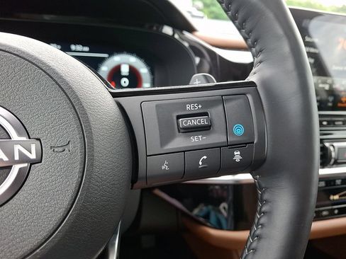 Used 2024 Nissan Pathfinder Platinum AWD/4WD image 22
