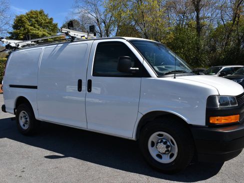Used 2020 Chevrolet Express 2500 2500 3dr Cargo Van w/ Safety Package image 28