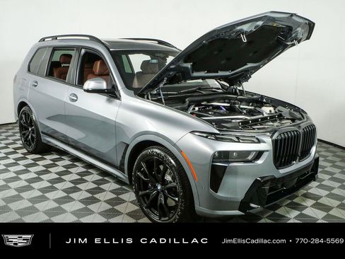 Used 2024 BMW X7 xDrive40i w/ M Sport Package AWD/4WD image 38