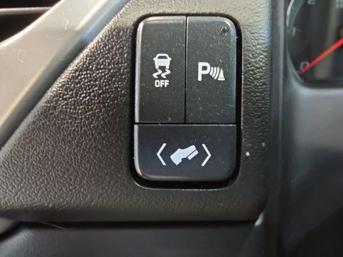 Used 2019 GMC Yukon SLE w/ Convenience Package AWD/4WD image 17