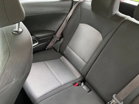 Used 2025 Kia Soul LX w/ LX Technology Package FWD image 38